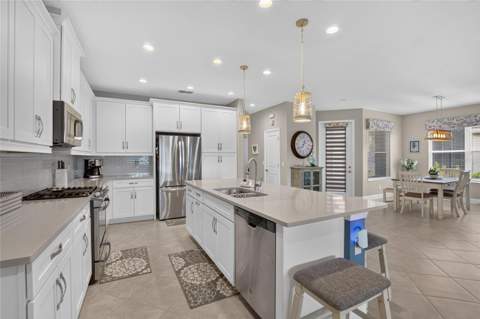 4740 Avila Lakes Drive, Wimauma FL - photo 8 of 72