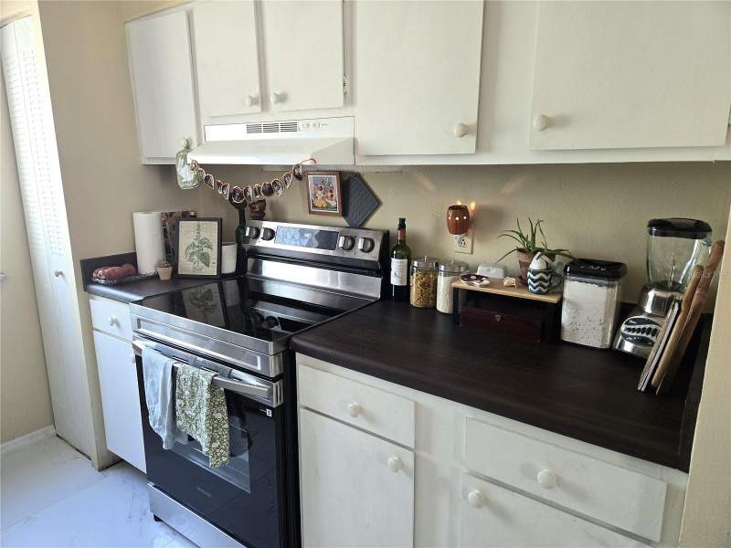 2 bedroom Condominium at 6519 W Newberry Road #204, The Oaks, Gainesville — photo 4
