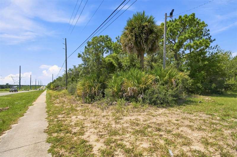2 bedroom Single Family Residence at 8279 Sunshine Grove Road, Potterfield Garden Ac - G, Brooksville — photo 4
