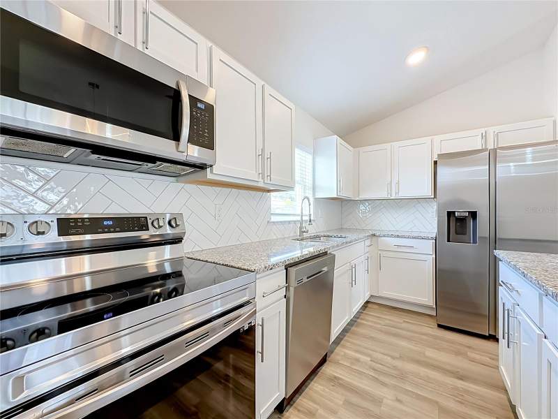 3 bedroom Single Family Residence at 240 Bird Of Paradise Drive, Palm Coast Sec 35, Palm Coast — photo 4