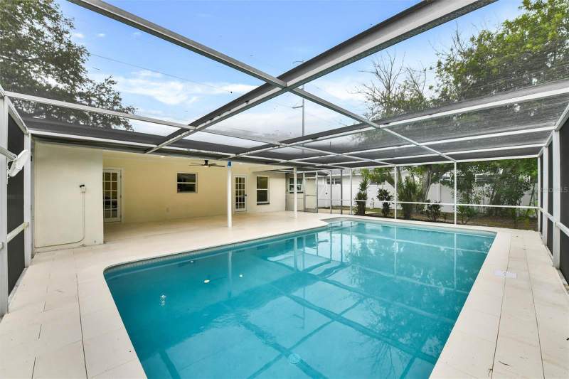 4 bedroom Single Family Residence at 1207 S Belcher Road, Meadows The, Clearwater — photo 3
