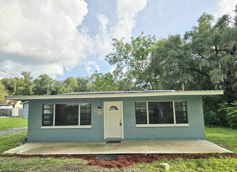 3 bedroom Single Family Residence at 234 E LADY LAKE BOULEVARD, NONE, LADY LAKE — photo 1