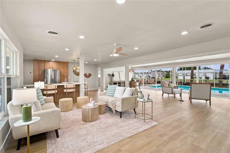 3 bedroom Single Family Residence at 9911 Royal Palm Drive, San Remo Shores, Bradenton — photo 4