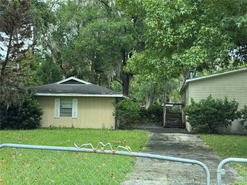 3 bedroom Manufactured Home at 55616 Lee Street, Holiday Haven Campsites Unit 03, Astor — photo 2