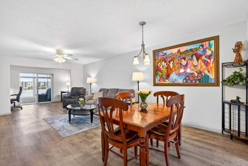 2 bedroom Condominium at 3344 Lake Bayshore Drive #P205, Bayshore On The Lake Apts III Sec2, Bradenton — photo 5