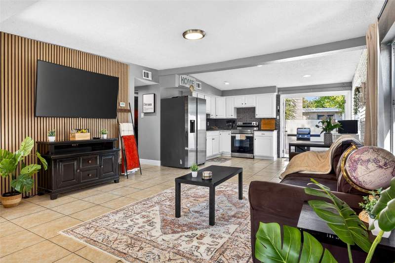 3 bedroom Single Family Residence at 9370 83rd Street, Crestridge 5th Add, Seminole — photo 3
