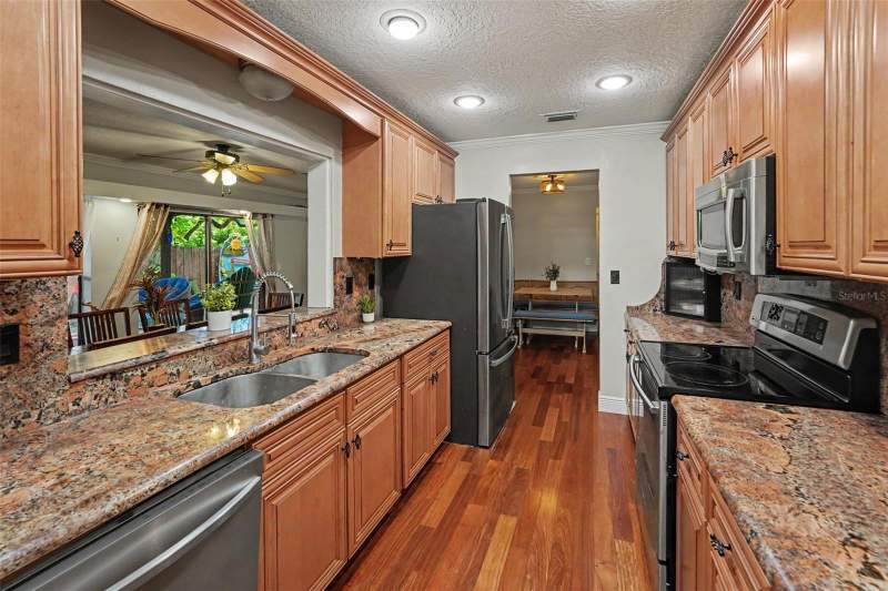 3 bedroom Single Family Residence at 508 White Oak Drive, Oakleaf Village, Tarpon Springs — photo 4