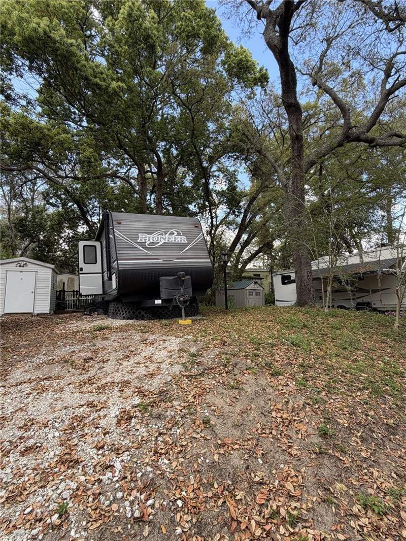 1 bedroom Manufactured Home at 3000 Clarcona Road #743, Yogi Bears Jellystone Park 2A Co, Apopka — photo 2