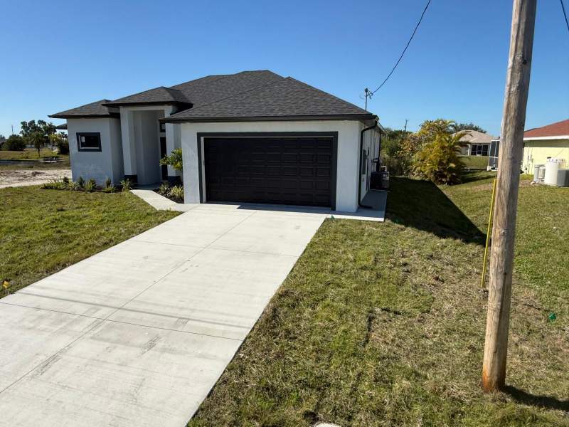 4 bedroom Single Family Residence at 1320 NE 14th Avenue, Cape Coral, Cape Coral — photo 4