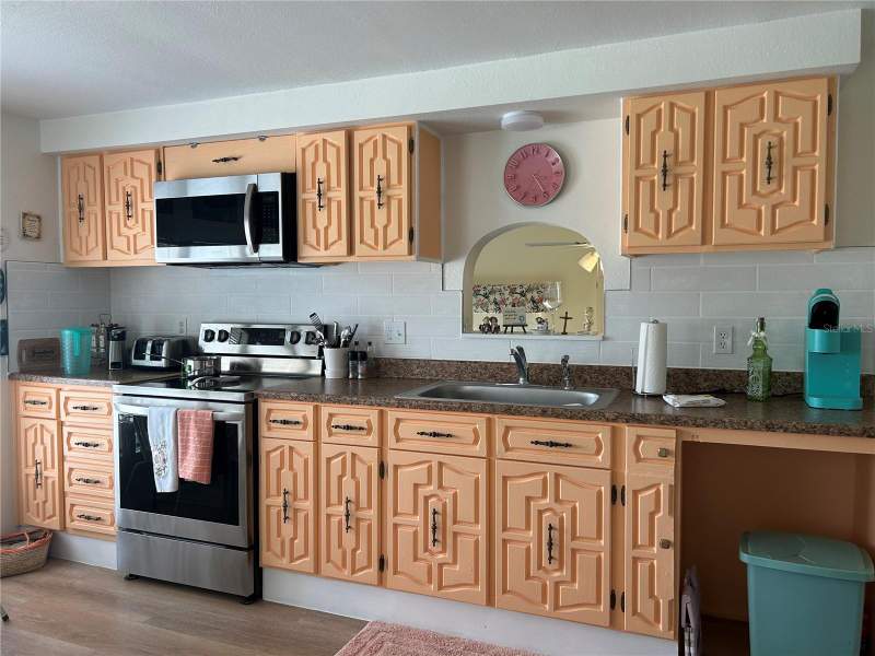 3 bedroom Mobile Home at 6437 Westside Drive, Port Richey Land Co Sub, New Port Richey — photo 2