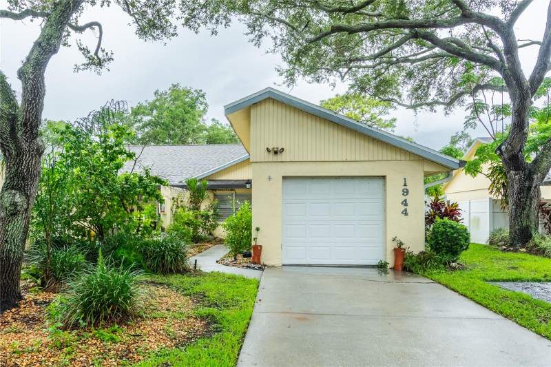 1944 ELAINE DRIVE #1944 home for sale in Timberline Condos for Sale: 1 Listing