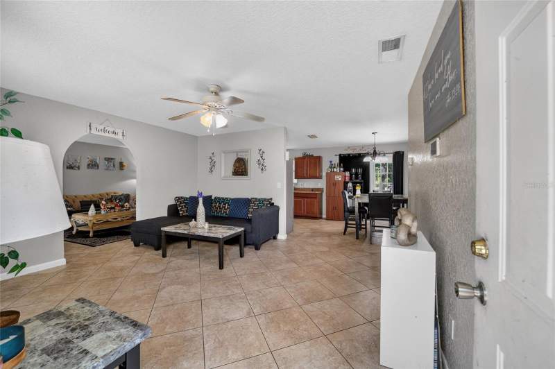 3 bedroom Single Family Residence at 945 NW 64th Place, Ocala Highlands Estate, Ocala — photo 4