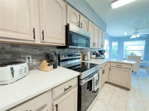 32676 Oak Park Drive, Leesburg FL - photo 13 of 38