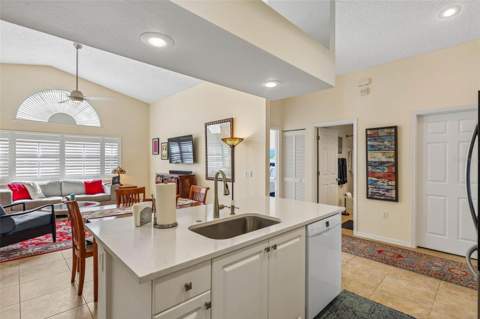 7266 Eleanor Circle #203, Sarasota FL - photo 14 of 33