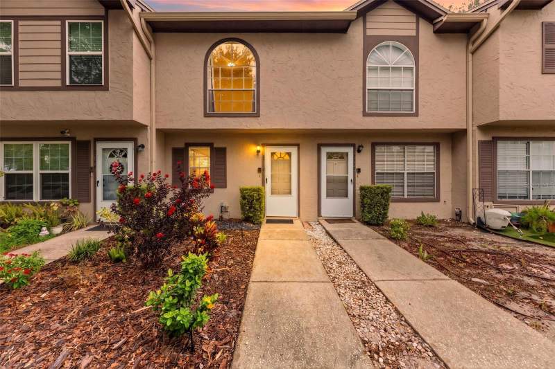 2 bedroom Townhouse at 2350 Fletchers Point Circle, Fletchers Point, Tampa — photo 2