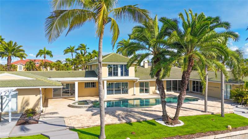 6 bedroom Single Family Residence at 482 Hermosita Drive, Vina-Del-Mar Sec 3, St Pete Beach — photo 5