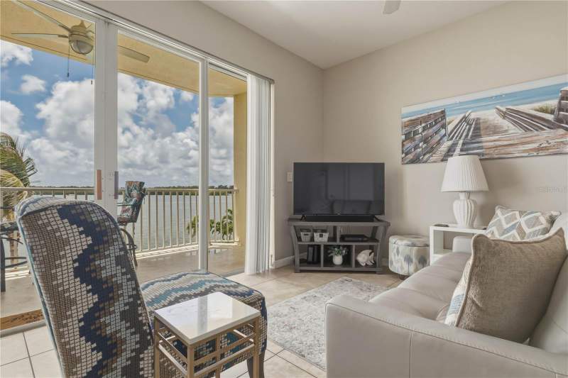 1 bedroom Condo - Hotel at 8800 Bay Pines Boulevard #212, Boca Ciega Resort & Marina Condo, St Petersburg — photo 4
