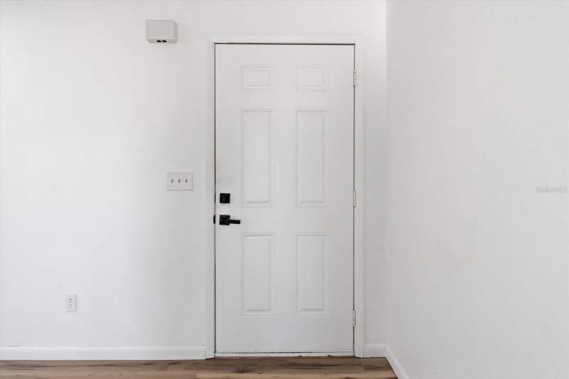 2 bedroom Single Family Residence at 5284 Springwood Road, Spring Hill, Spring Hill — photo 3