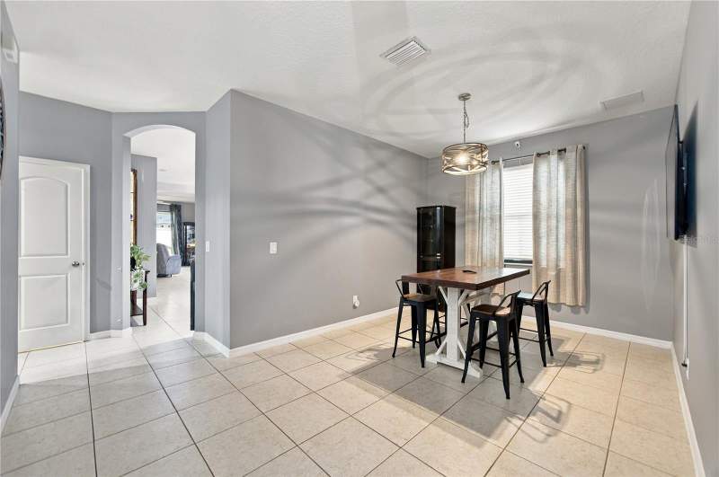 5 bedroom Single Family Residence at 837 Old Windsor Way, Villages At Avalon 3B-2, Spring Hill — photo 5