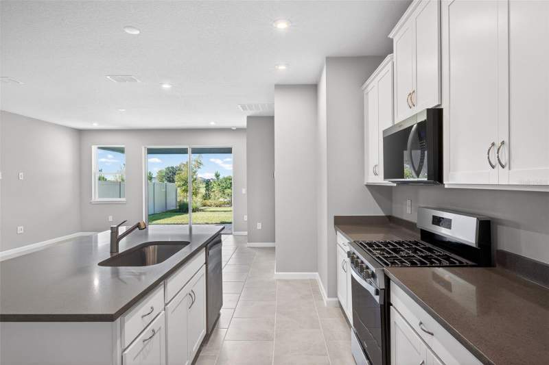 3 bedroom Single Family Residence at 13129 Oxeye Lane, Crosswind Ranch, Parrish — photo 4
