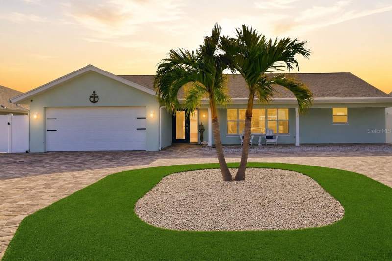 6420 3RD PALM POINT home for sale in Three Palms Point