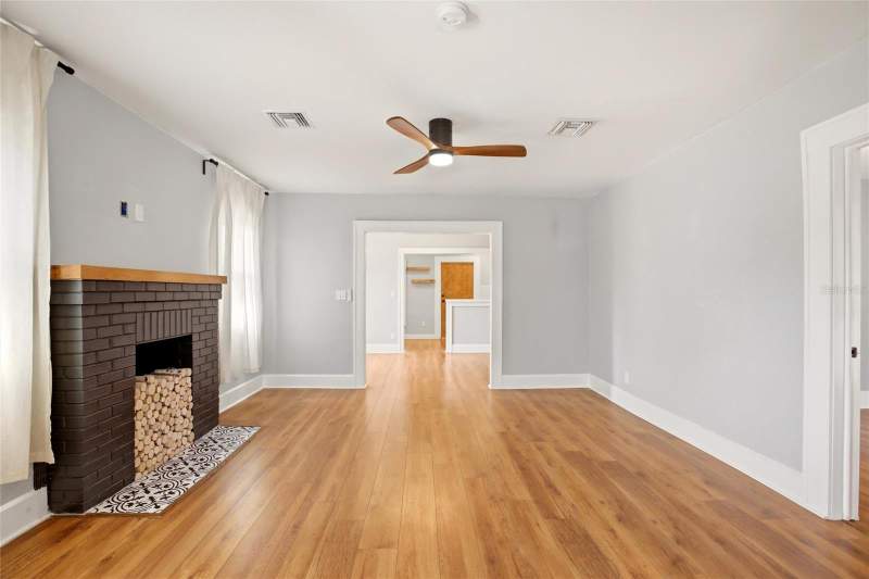 2 bedroom Single Family Residence at 4551 19th Avenue, Shadow Lawn, St Petersburg — photo 5