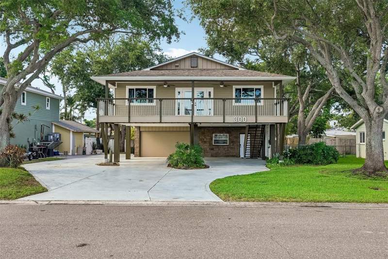 3 bedroom Single Family Residence at 300 90th Avenue, Sun Plaza Isles Sec 3, St Petersburg — photo 4