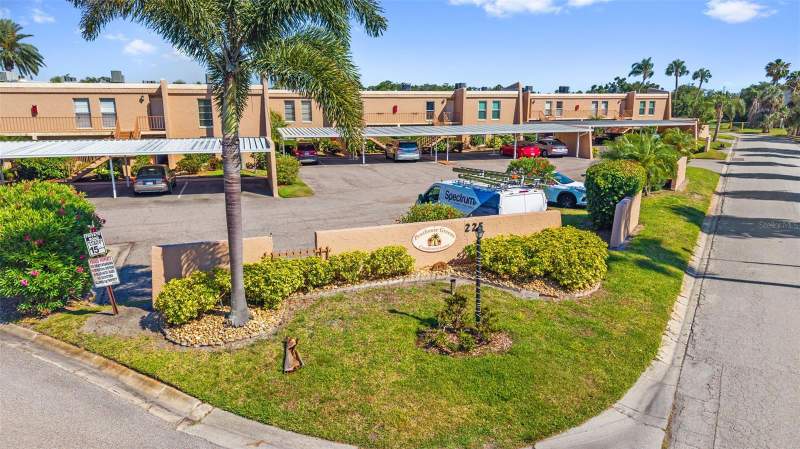 2 bedroom Condominium at 225 Country Club Drive #B221, Penthouse Greens, Largo — photo 2