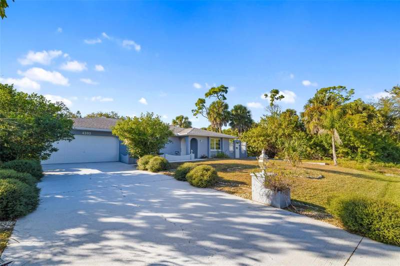2 bedroom Single Family Residence at 4393 Durant Street, Port Charlotte, Port Charlotte — photo 2