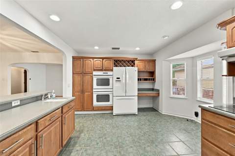 212 S Bradford Avenue, Tampa FL - photo 11 of 39