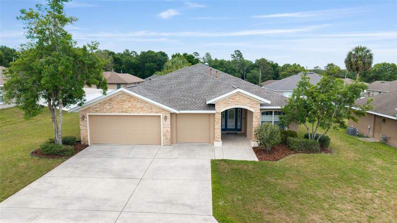 4 bedroom Single Family Residence at 915 SE 69th Avenue, Deer Path, Ocala — photo 2
