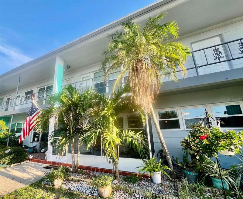 5820 N 43RD TERRACE TERRACE #1404 home for sale in Clearview Oaks Paradise