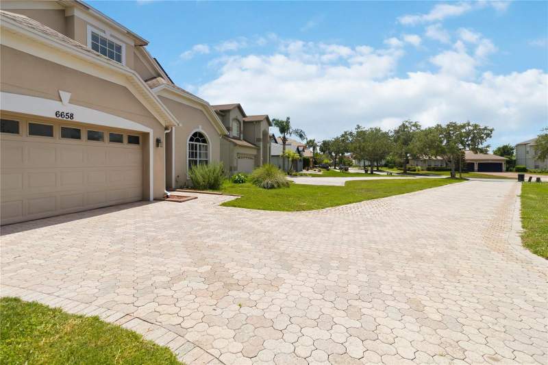 5 bedroom Single Family Residence at 6658 Lake Pembroke Place, Vista Lakes Village N-1 Pembroke, Orlando — photo 4