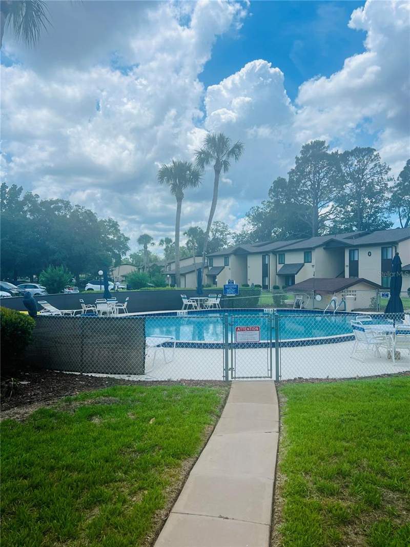 2 bedroom Condominium at 625 Midway Drive #B, Twin Lakes Village West Condo, Ocala — photo 4