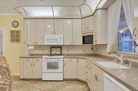 12209 Cotorro Avenue, North Port FL - photo 17 of 72