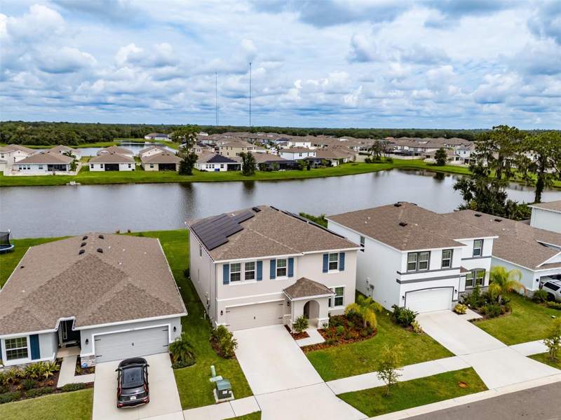 5 bedroom Single Family Residence at 13090 Brookside Moss Drive, Belmond Reserve Ph 1, Riverview — photo 4