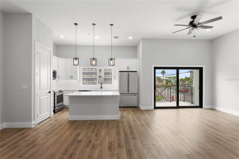 5 bedroom Condominium at 11605 1st Street #B3, Treasure Island City Of, Treasure Island — photo 4