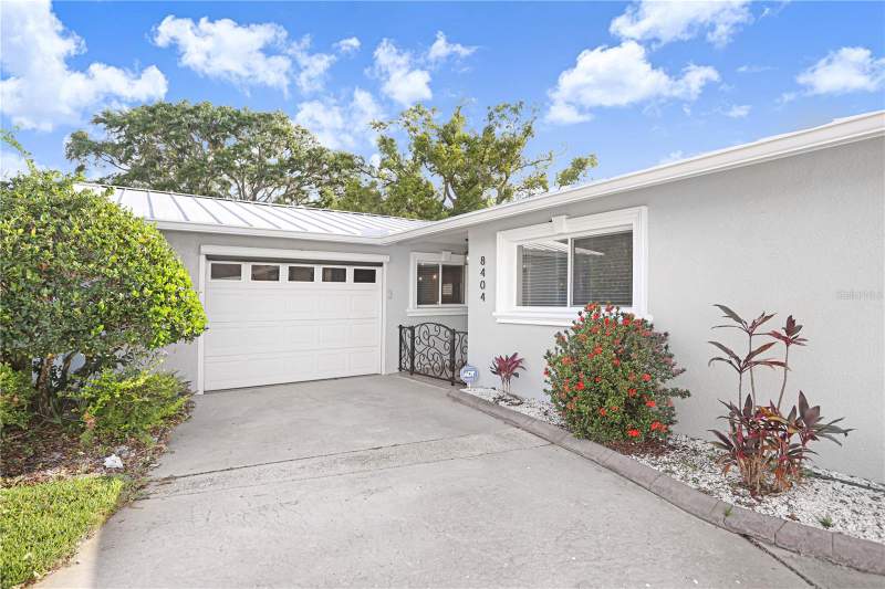 3 bedroom Single Family Residence at 8404 Blackstone Court, Bay Crest Park Unit 15, Tampa — photo 2