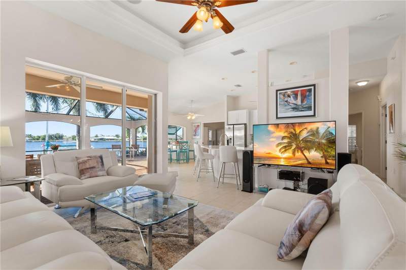 3 bedroom Single Family Residence at 21551 Edgewater Drive, Port Charlotte Sec 040, Port Charlotte — photo 3