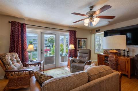 5132 Beach Drive #C, St Petersburg FL - photo 8 of 41