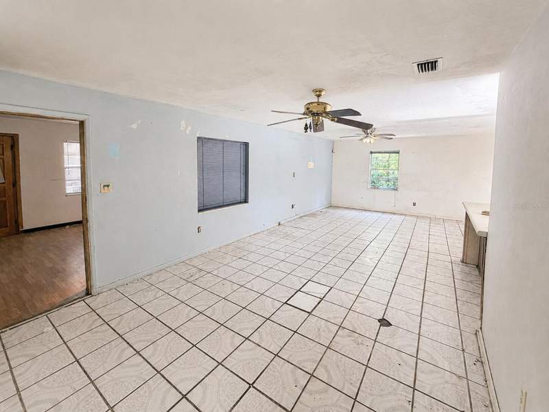 2 bedroom Single Family Residence at 6806 SE 215th Street, Bailey Survey Tillis, Hawthorne — photo 4