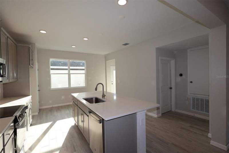 3 bedroom Townhouse at 1341 Hyde Street, Center Lake On The Park, St Cloud — photo 5