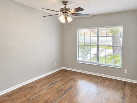 432 Regal Park Drive, Valrico FL - photo 11 of 18