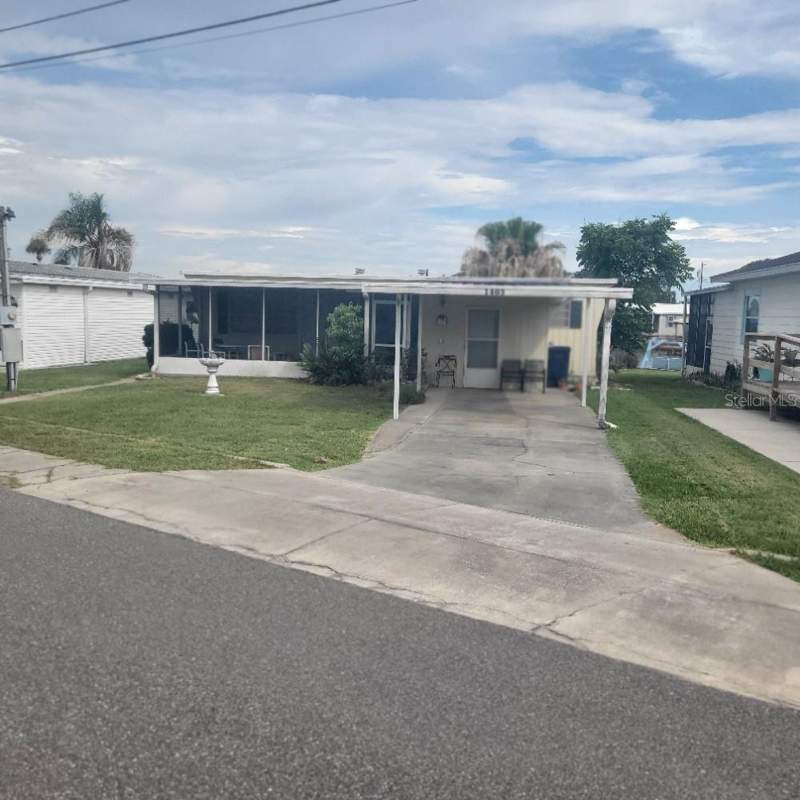 2 bedroom Mobile Home at 1403 Lakeview Drive, Tavares Mobile Home Estates, Tavares — photo 2
