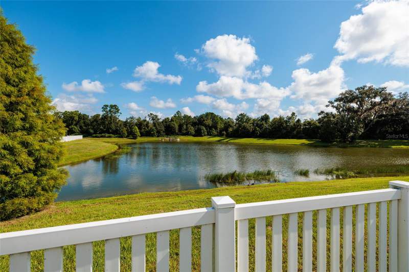 4 bedroom Single Family Residence at 36077 Stable Wilk Avenue, Silverado Ranch Sub, Zephyrhills — photo 2