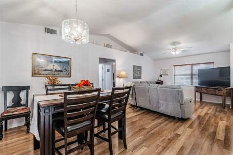 301 Louis Edward Court, Lakeland FL - photo 10 of 33
