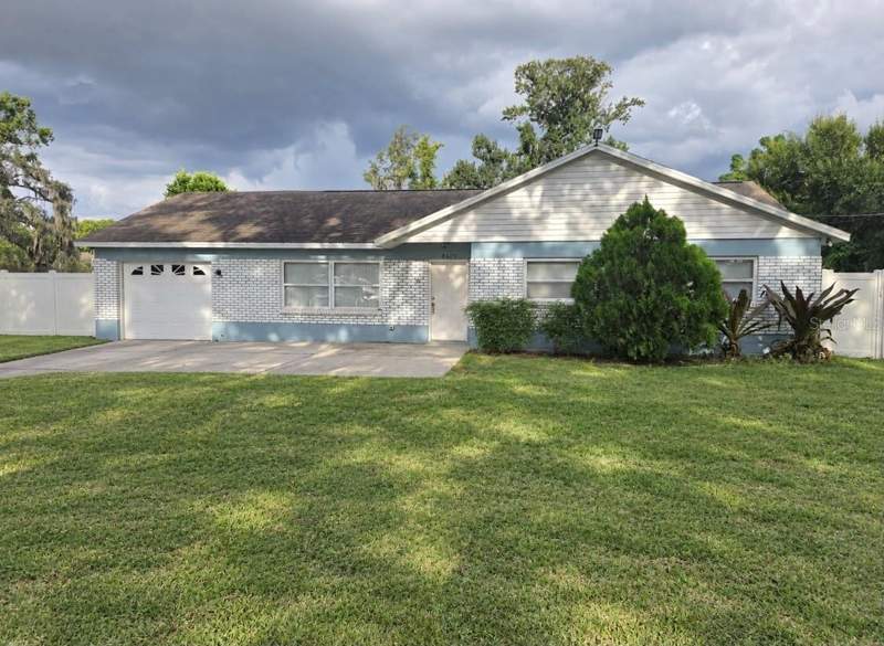 6 bedroom Single Family Residence at 8601 TWIN LAKES BOULEVARD, UNPLATTED, TAMPA — photo 1