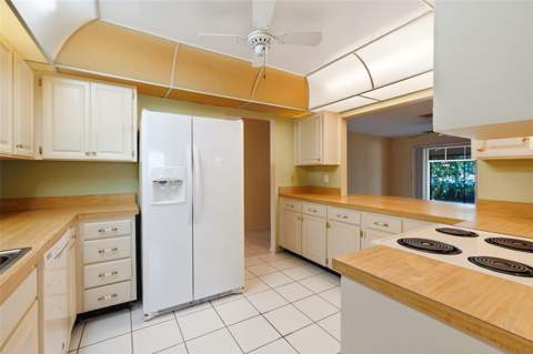 1027 Bluewater Drive, Sun City Center FL - photo 13 of 42