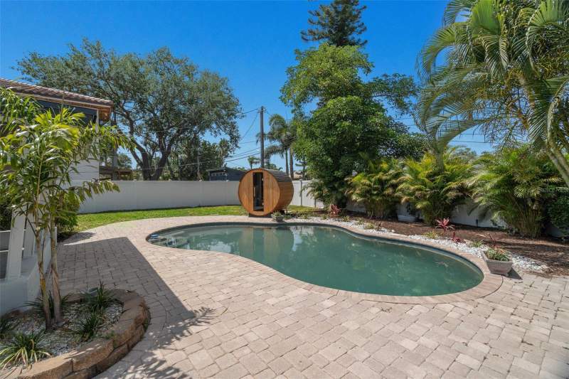 3 bedroom Single Family Residence at 1715 Delaware Avenue, Shore Acres Thursbys 2nd Rep, St Petersburg — photo 3