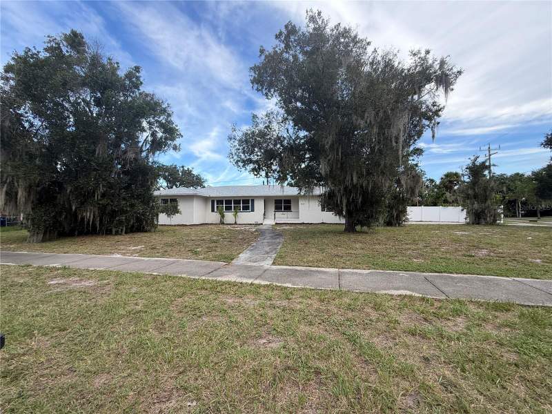 601 MYRTLE WAY home for sale in Bayou Bonita